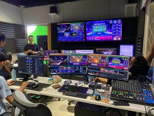 E-sports broadcast in the control room
