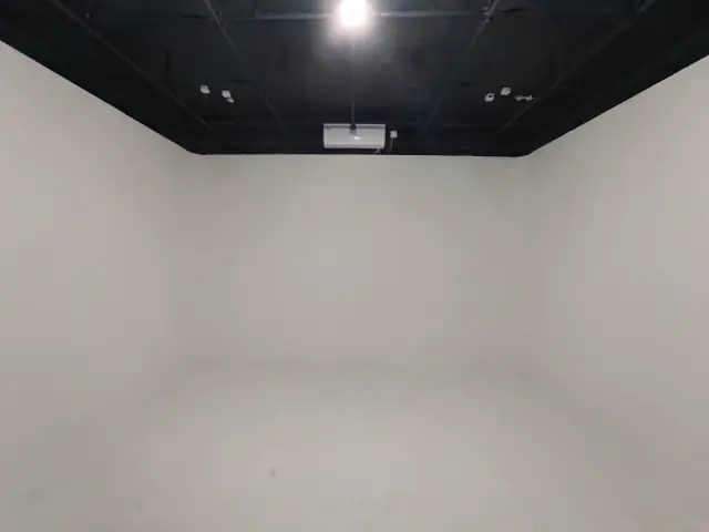 Studio room photograph 5